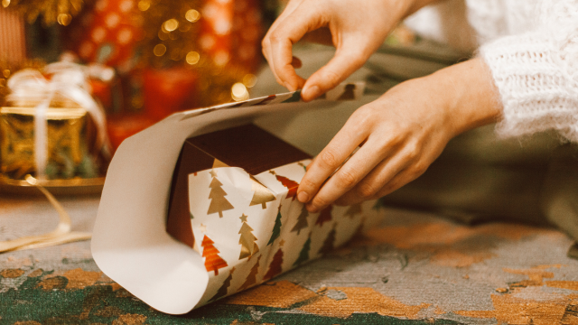 Gift Wraps, Bags & Ribbons