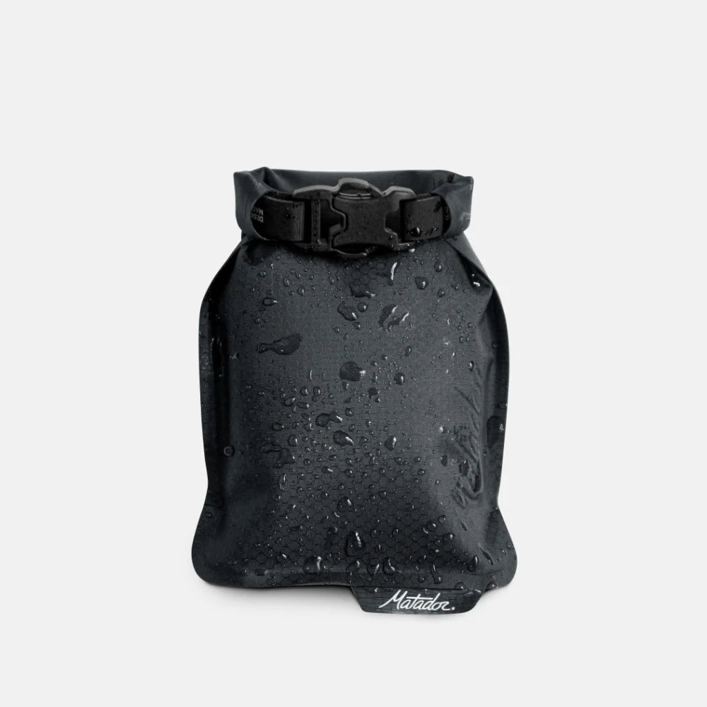 BYFT012135 Matador FlatPak Soap Bar Case Charcoal.webp