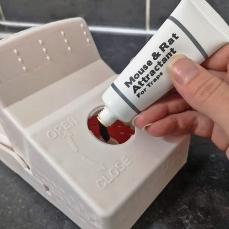 BYFT012450 STV Ready Baited XL Rat Trap A.webp