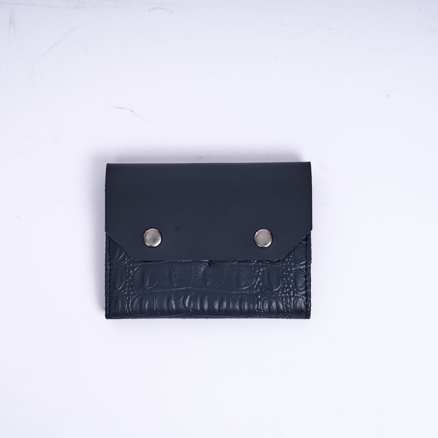 BYFT Croco Passport Case