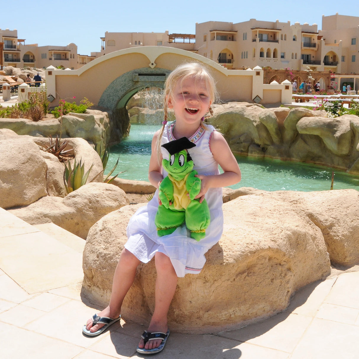 BYFT021200 Freds Green Frog Pillow Set of 01 A.webp