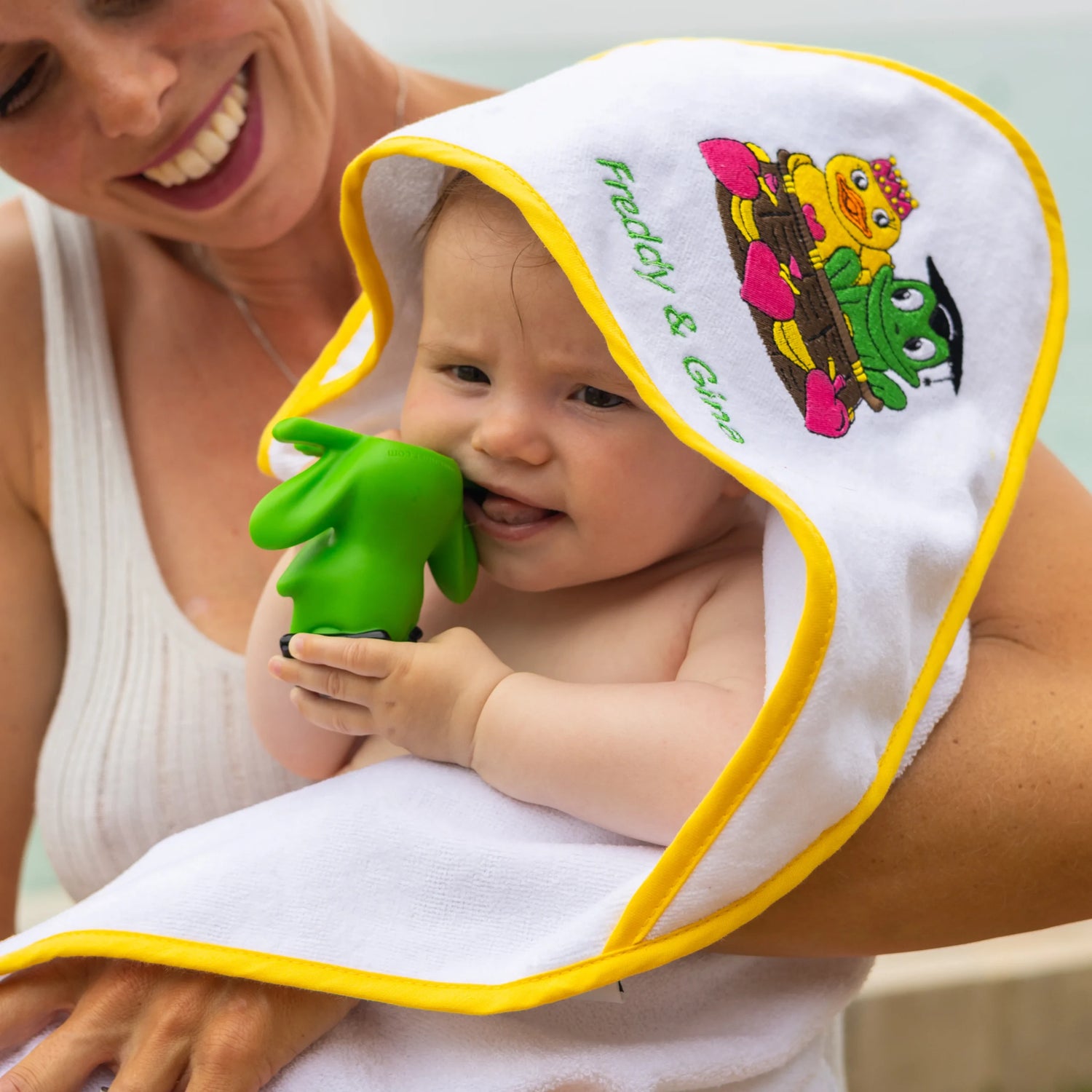 BYFT021204 Freds Gina Hooded Towel White Set of 01 scaled.webp