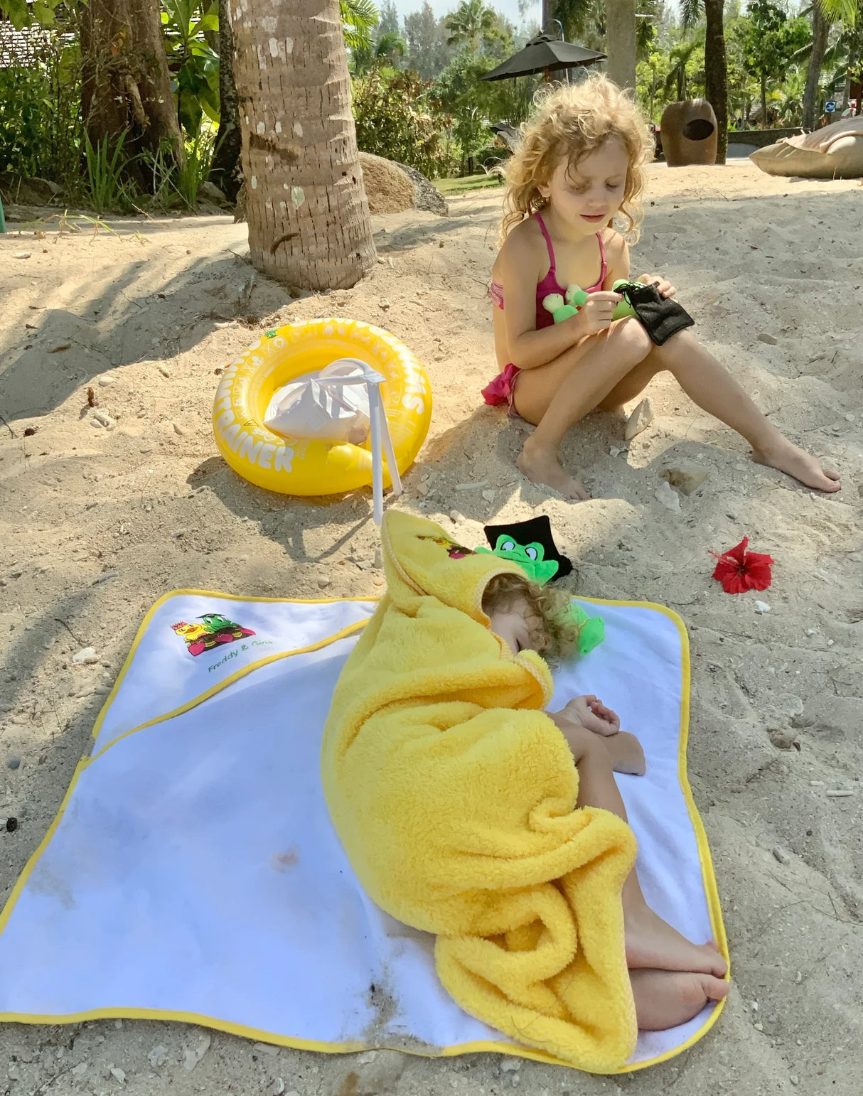 BYFT021205 Freds Gina Hooded Towel Yellow Set of 01 F scaled.webp