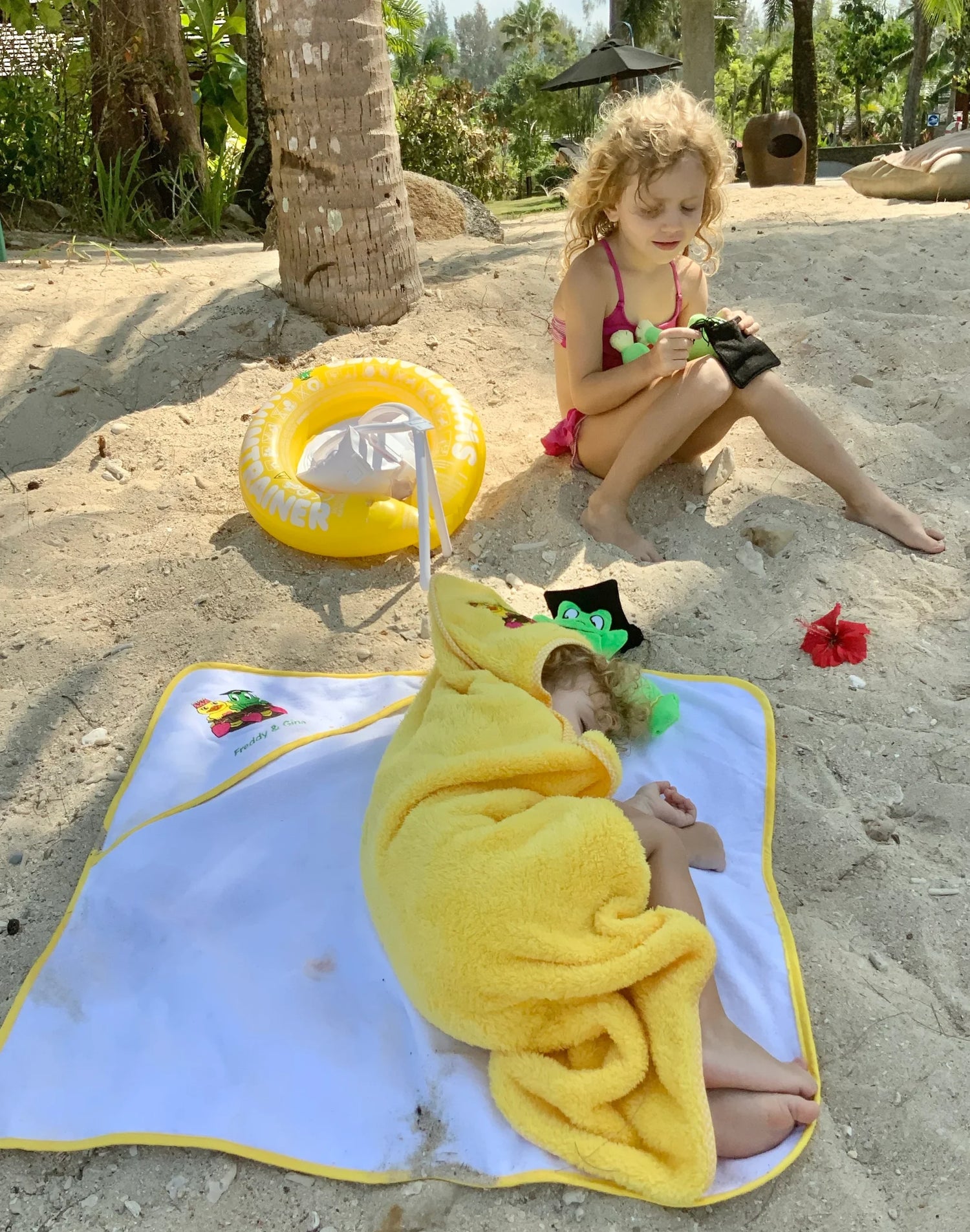 BYFT021205 Freds Gina Hooded Towel Yellow Set of 01 F scaled.webp