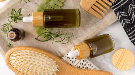 The Ultimate Guide to Choosing the Right Hair Oil for Your Hair Type