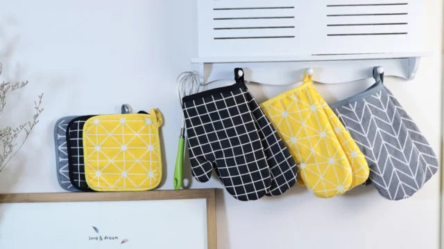 Gloves & Pot Holder