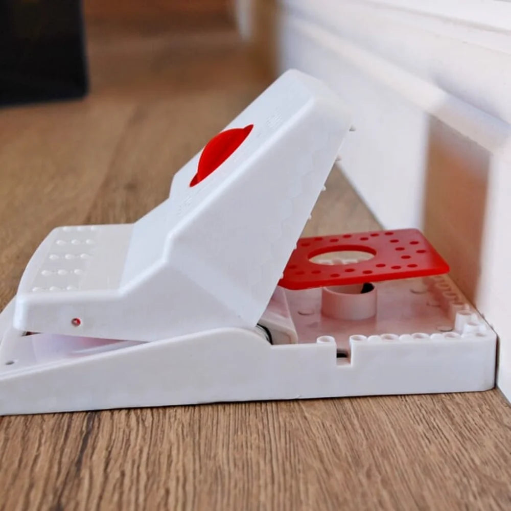 BYFT012450 STV Ready Baited XL Rat Trap.webp