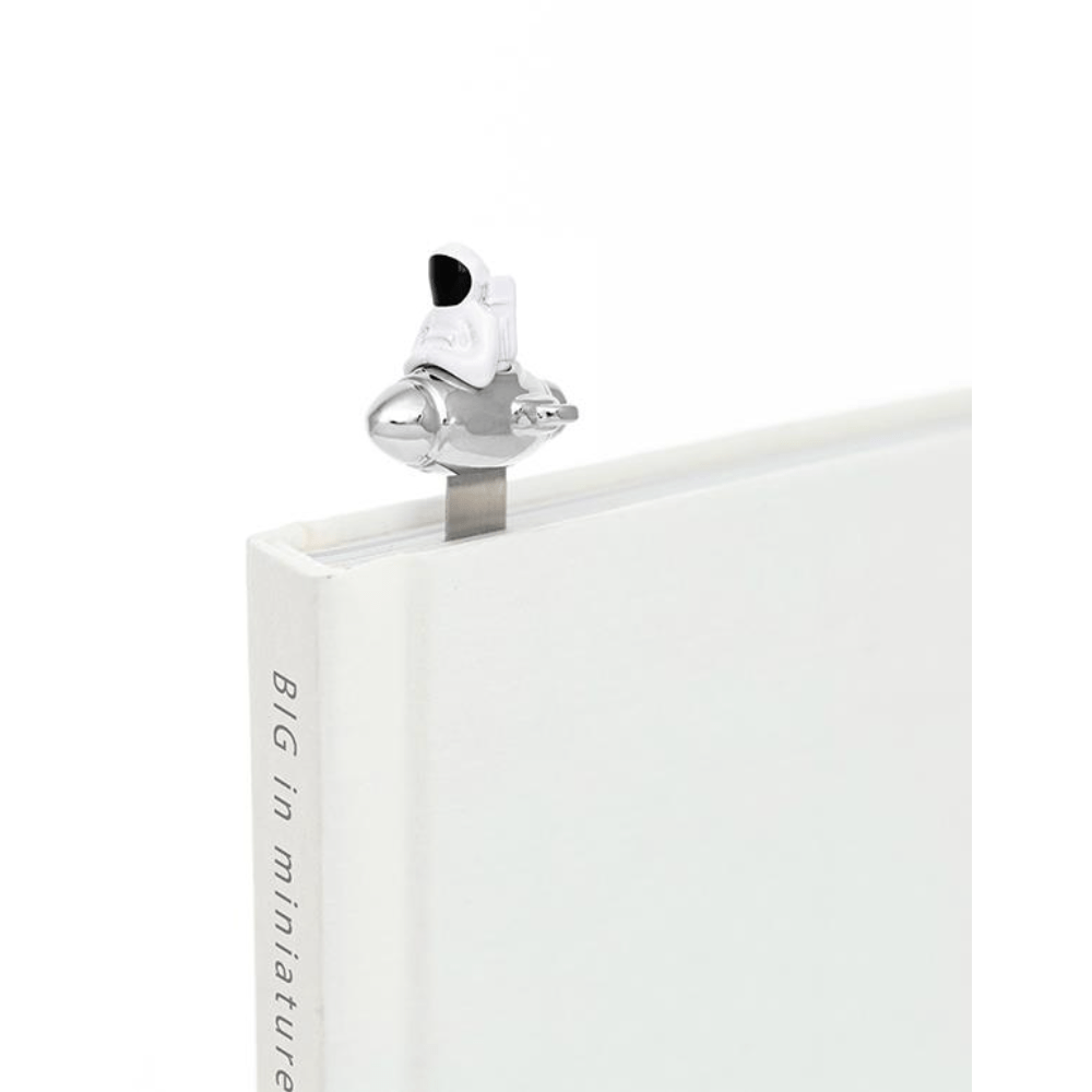 BYFT012910 METALMORPHOSE MTM BOOKMARK Spaceman White Zinc Alloy Set of 1 MTMB231 01 A.png