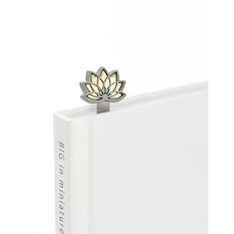 BYFT012913 METALMORPHOSE MTM BOOKMARK Lotus Flower Multicolor Zinc Alloy Set of 1 MTMB238 01 A.png