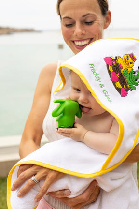 BYFT021204 Freds Gina Hooded Towel White Set of 01 A scaled