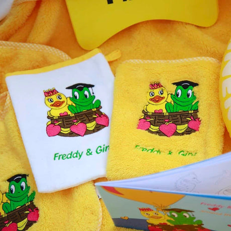 BYFT021207 Freds Gina Glove Yellow Set of 01 A.webp