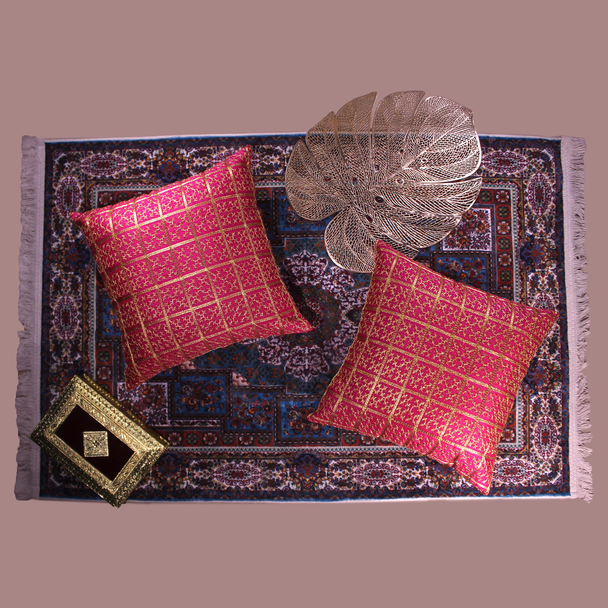 غطاء وسادة BYFT Orchard مقاس 16 × 16 بوصة (تصميم مربعات ذهبية - وردي فوشيا) 40 × 40 سم غطاء وسادة مزخرف فاخر للأريكة والسرير وغرفة المعيشة - مجموعة من 02